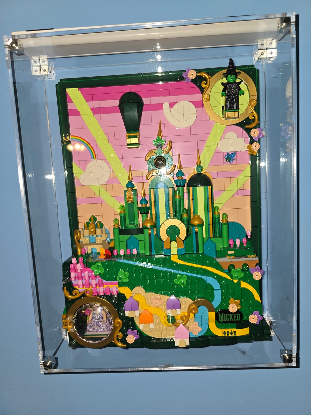 Customer photo review of Wall Mounted Display Case for LEGO® 75685 Wicked Emerald City Wall Art