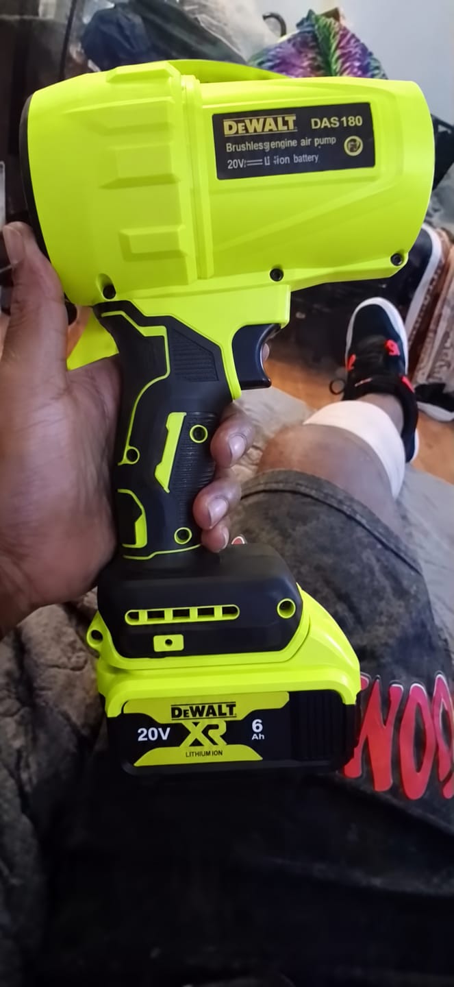 Customer photo review of Compact Cordless Jet Blower