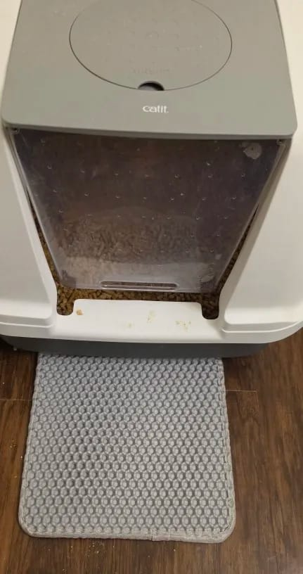 Customer photo review of Double Layer Honeycomb Cat Litter Mat for Indoor Cats