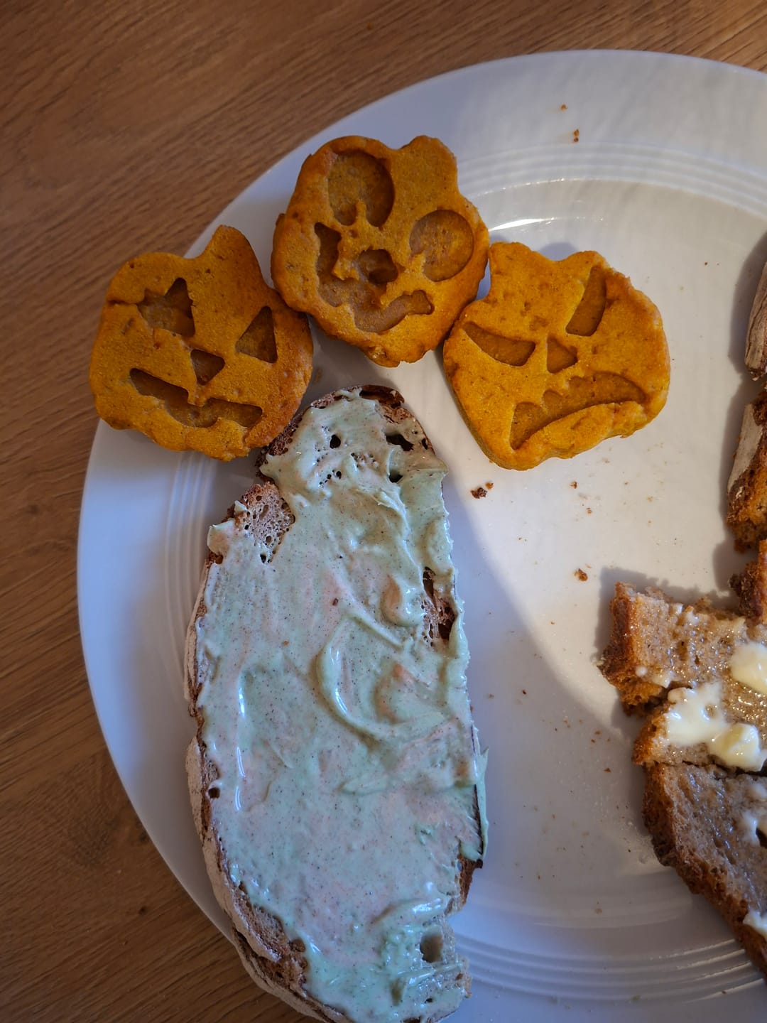 Customer photo review of BOO-bert Halloween-Creme – Weiße Schokoladencreme mit Gewürzen
