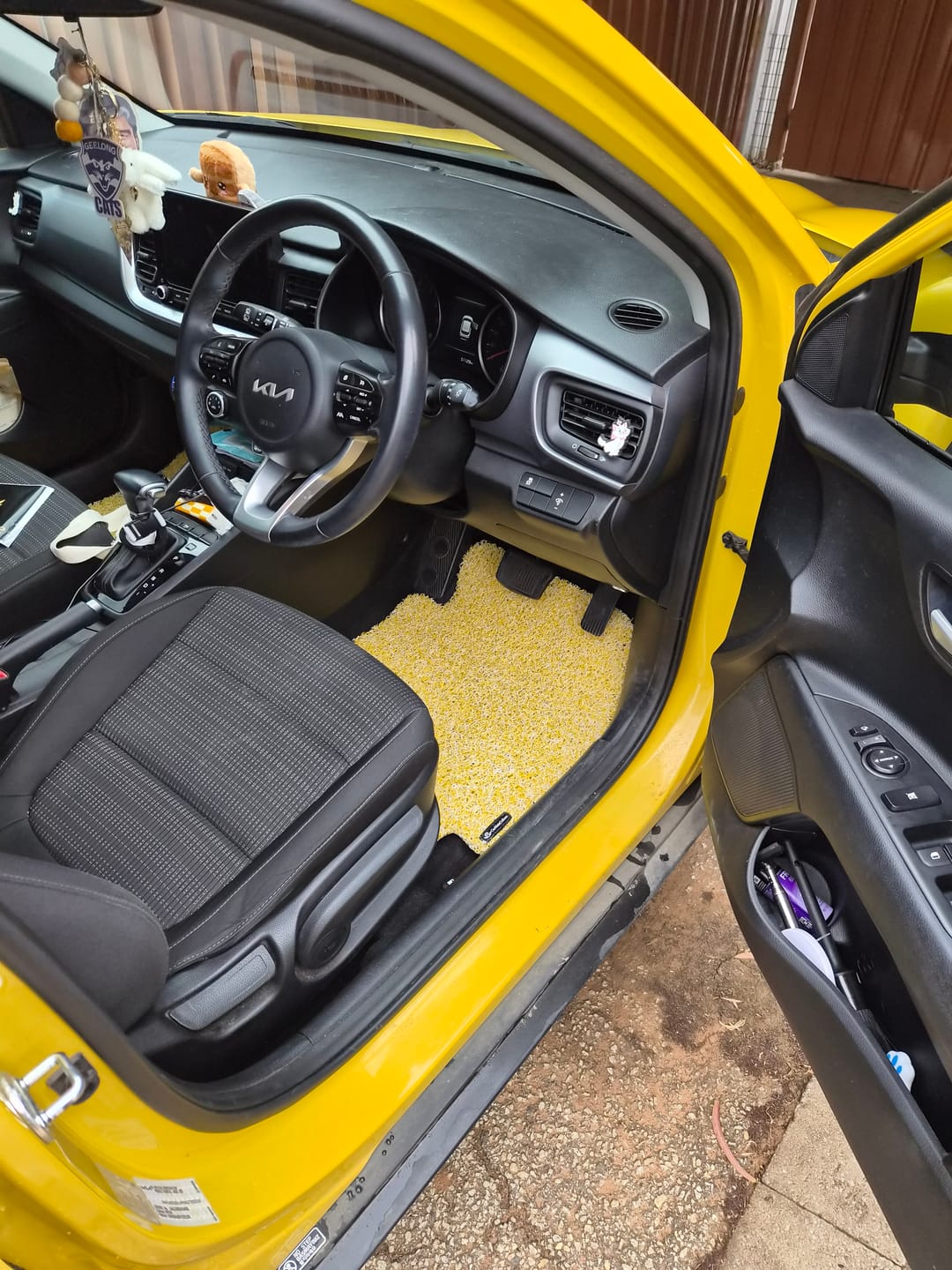Customer photo review of for Kia Stonic 2021-Current, Premium Car Floor Mats