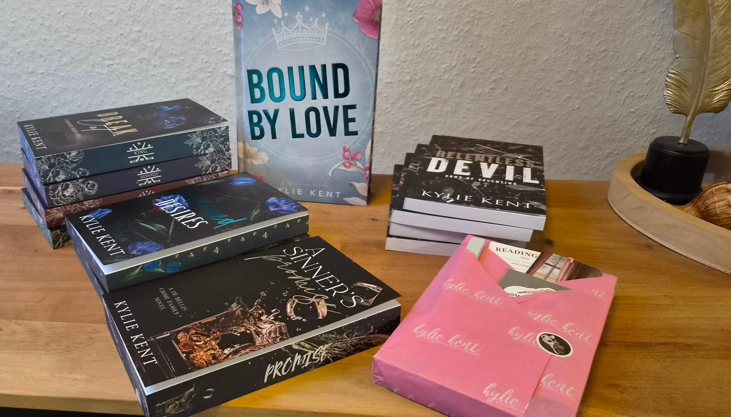 Customer photo review of AD ON ONLY - Imperfect - just like your book boyfriend, but still perfect 😉