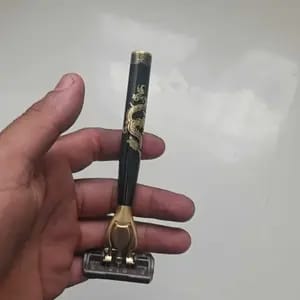 Customer photo review of Rasoio Manuale Ergonomico in Acciaio con Lame Ipoallergeniche