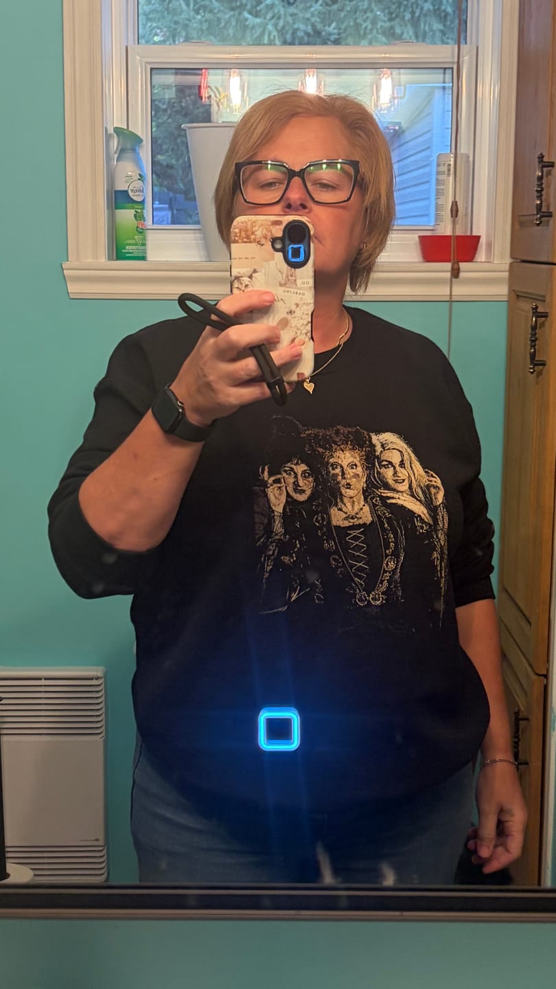 Customer photo review of Sweatshirt Hocus Pocus
