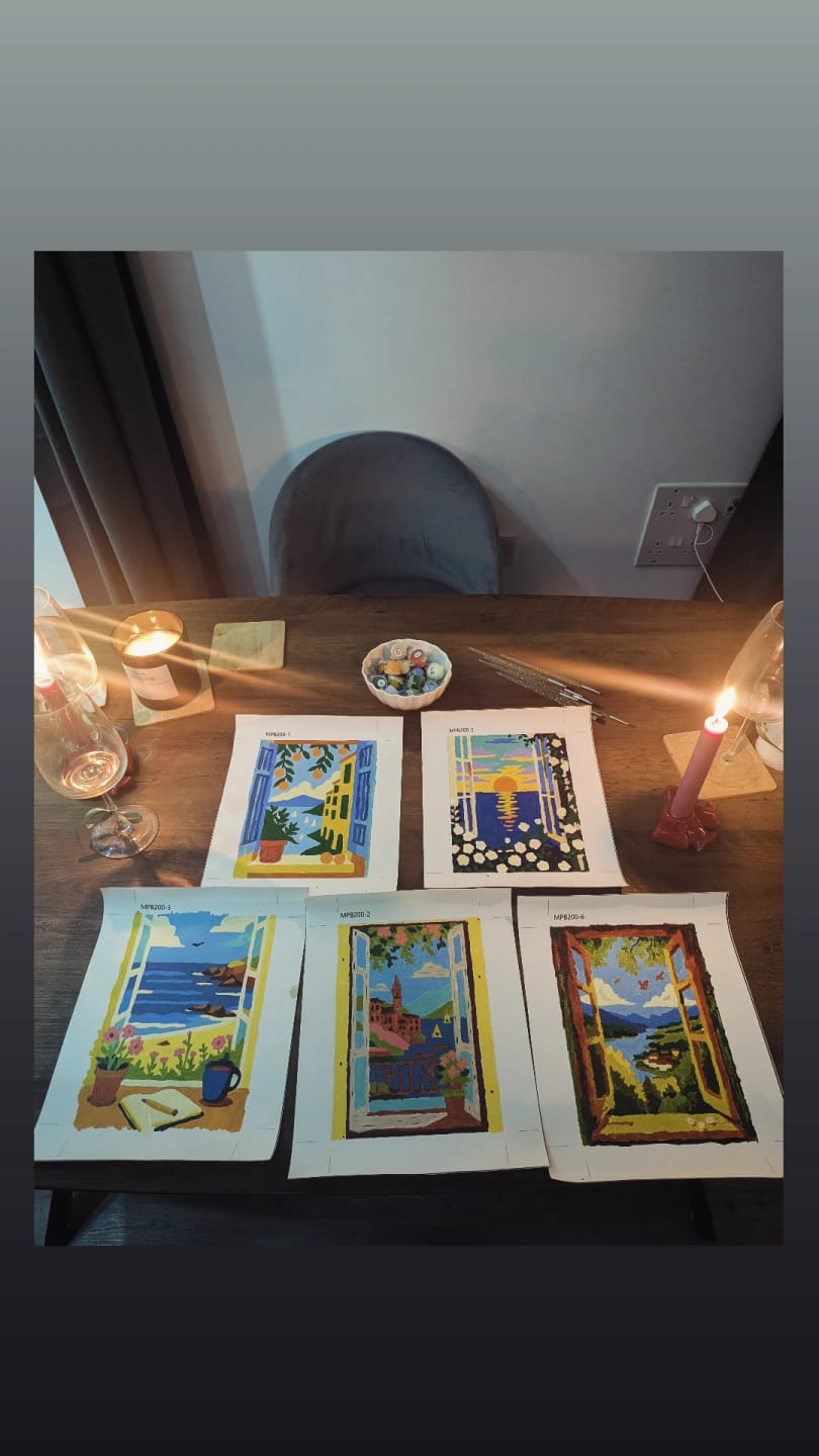 Customer photo review of 6 Mini Paintings - Colorful Windows Set