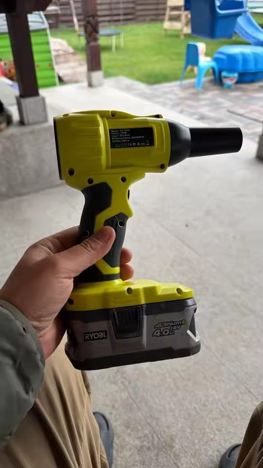 Customer photo review of Compact Cordless Jet Blower