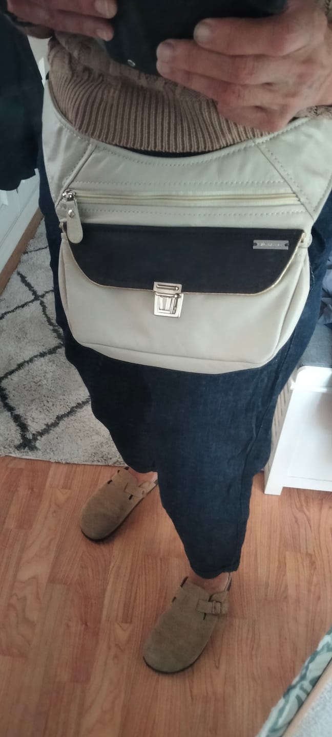 Customer photo review of Riñonera Numa "Special Beige & Chocolate” + Bolsillo trasero · Piel · Pieza Exclusiva Núm. 19492