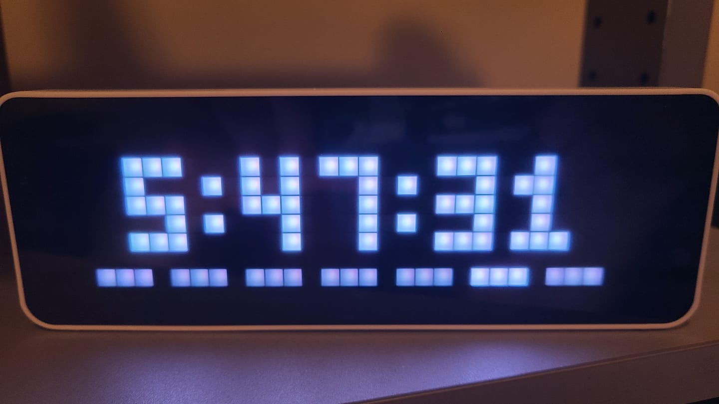 Customer photo review of Ulanzi TC001 Smart Pixel Clock 2882