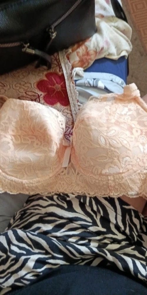 Customer photo review of Full-Coverage Lace Comfort Bra