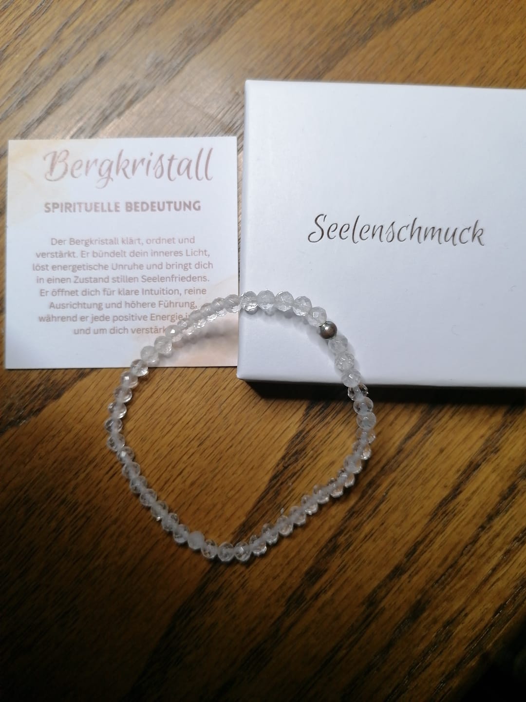 Customer photo review of Bergkristall Naturstein Armband mit Silberperle
