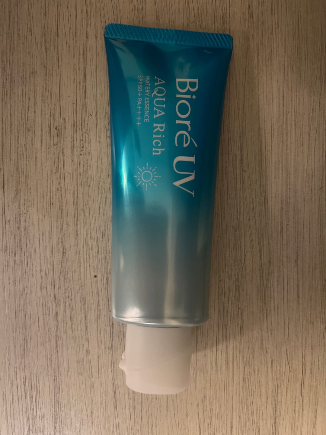 Customer photo review of Biore UV Aqua Rich Watery Essence 100g - Jumbo Size Sunscreen SPF50+ PA++++