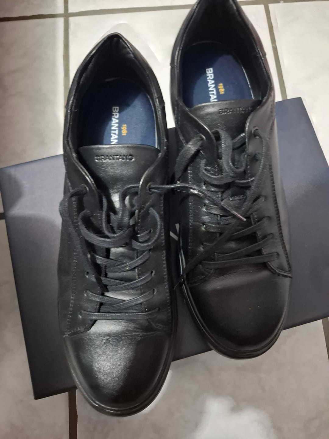 Customer photo review of SNEAKER CASUAL ULTRA LIGERO PIEL NEGRO