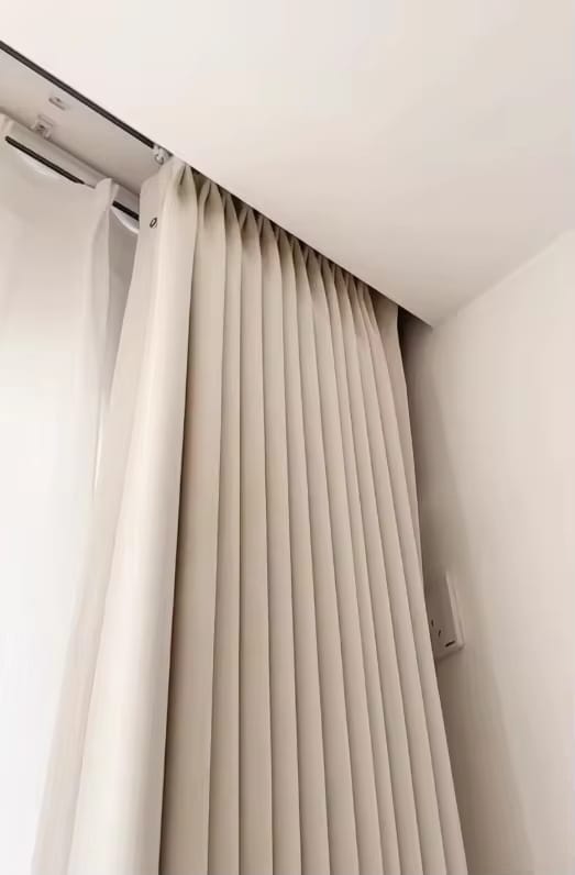 Customer photo review of Cortina Luxuosa 100% Blackout Chenille Branca Sob Medida - Ivoire