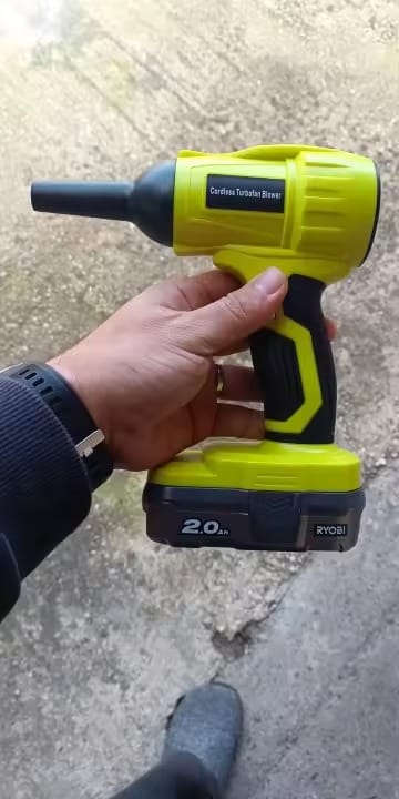 Customer photo review of Compact Cordless Jet Blower