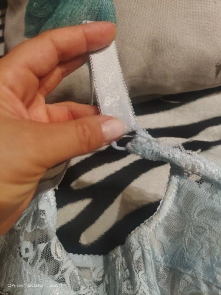 Customer photo review of Full-Coverage Lace Comfort Bra