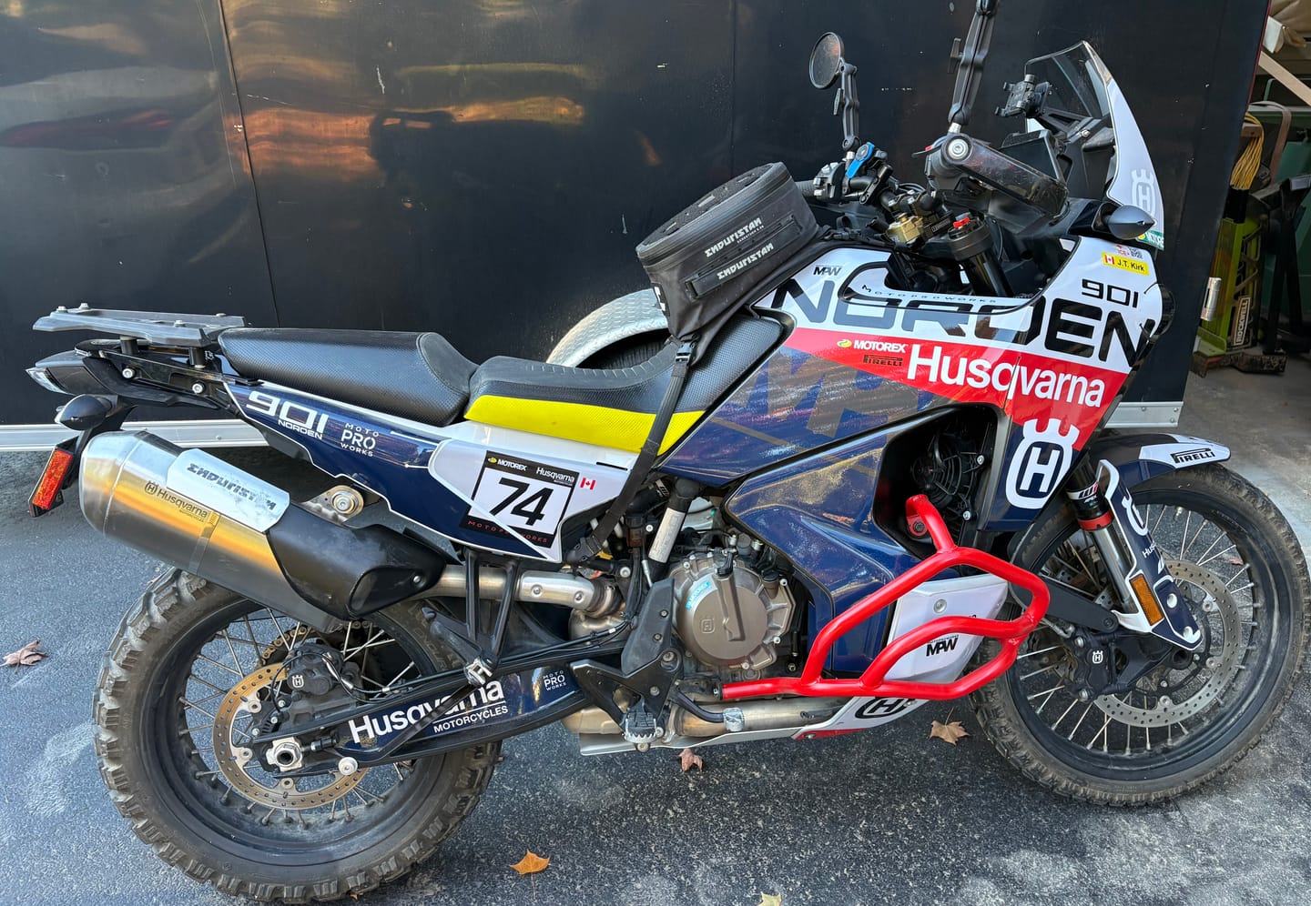 Customer photo review of HUSQVARNA Norden 901 GRAPHICS - “P1” (Black/Red)
