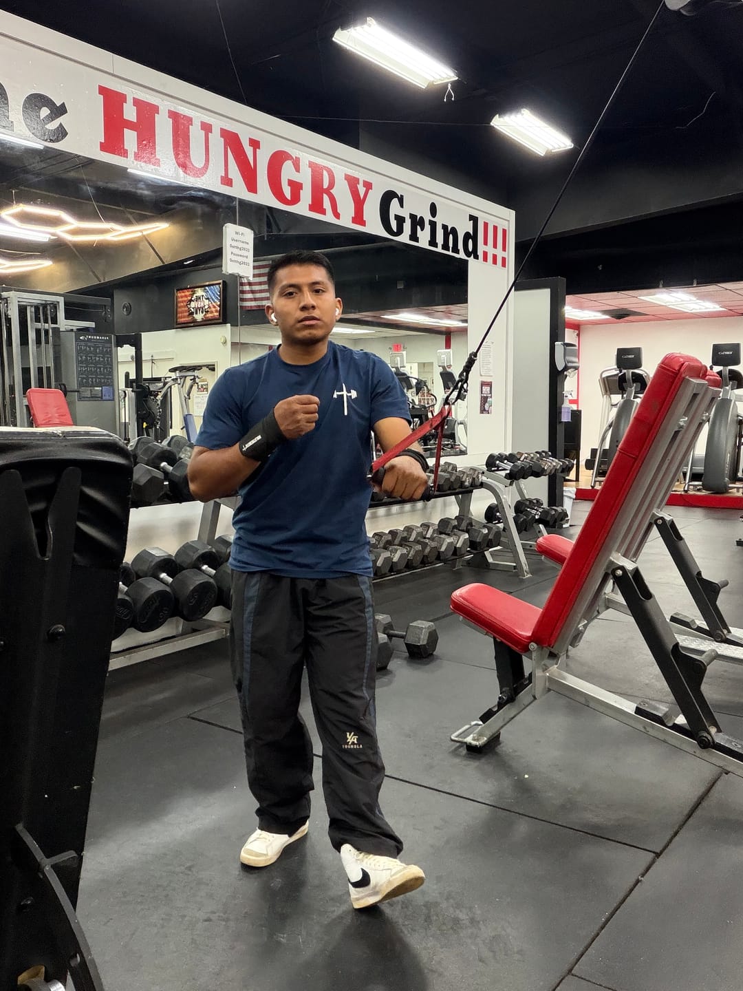 Customer photo review of HolStrength Wrist Wraps 18"
