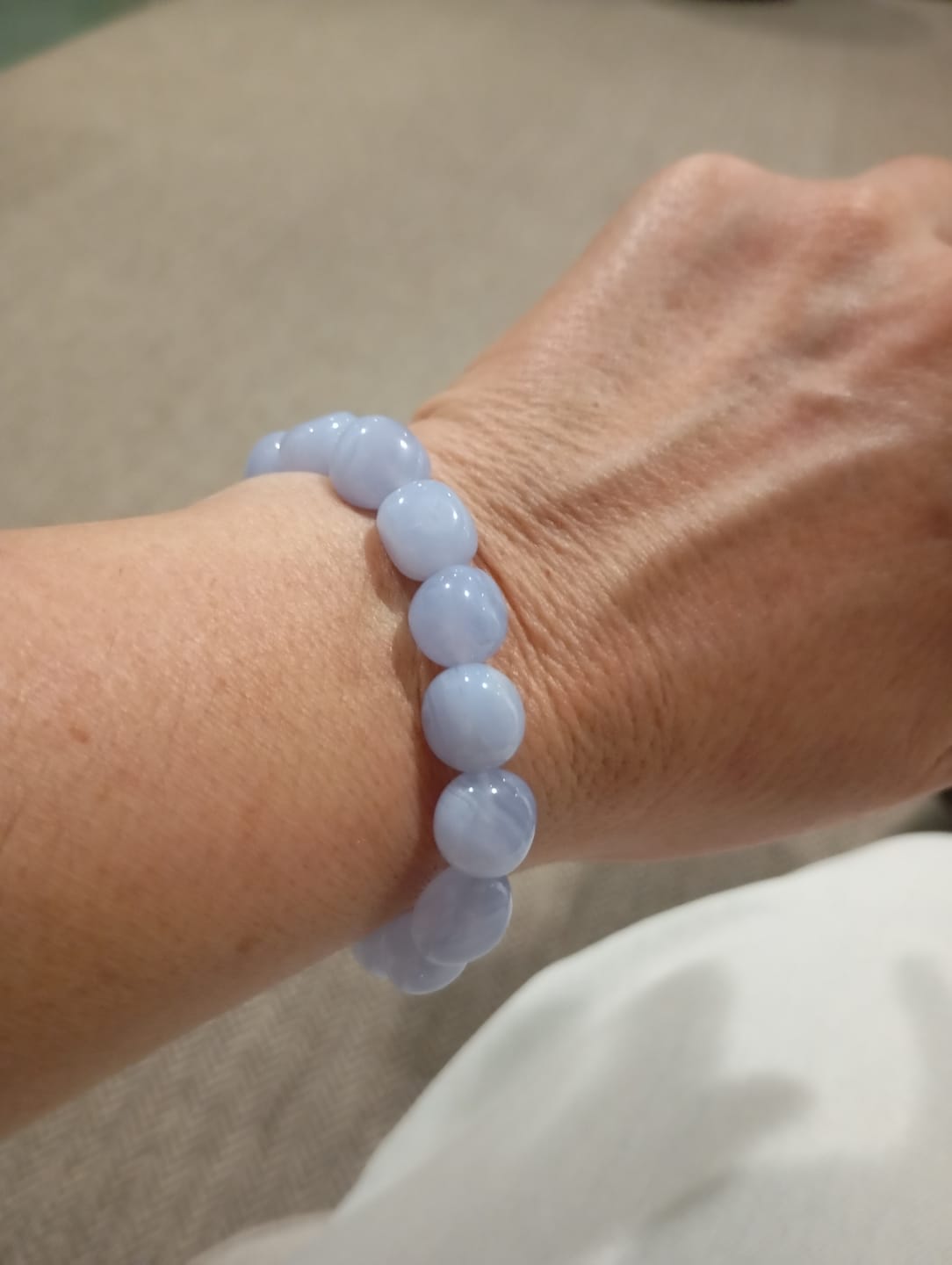 Customer photo review of Pulsera Stone Calcedonia azul  | Calma - Comunicación