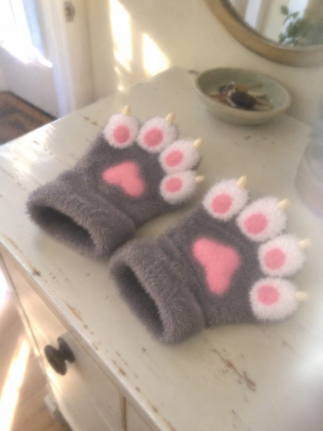 Customer photo review of Cozy Cat Paw Gloves