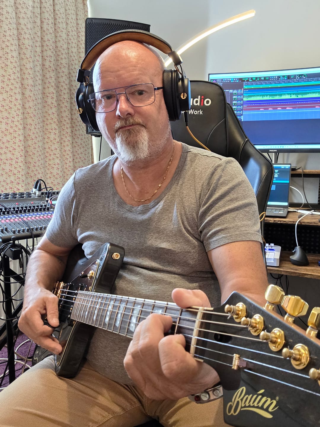 Customer photo review of ellipse studio headphones