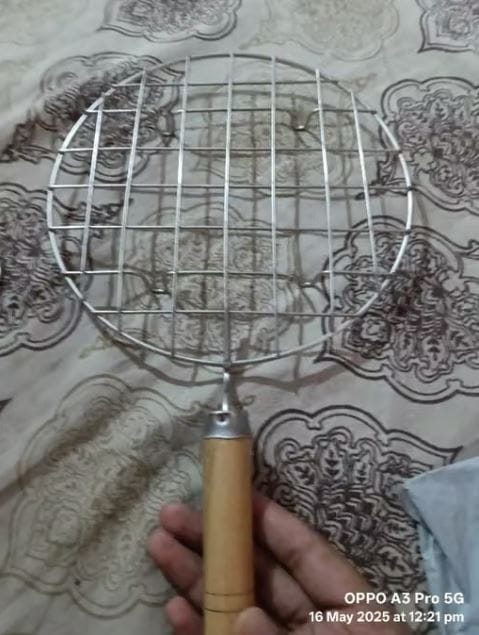 Customer photo review of Stainless Steel Multi-Purpose Roasting Grill/Jali | For Rotis, Papads, Paneer Tikka, Vegetables & more