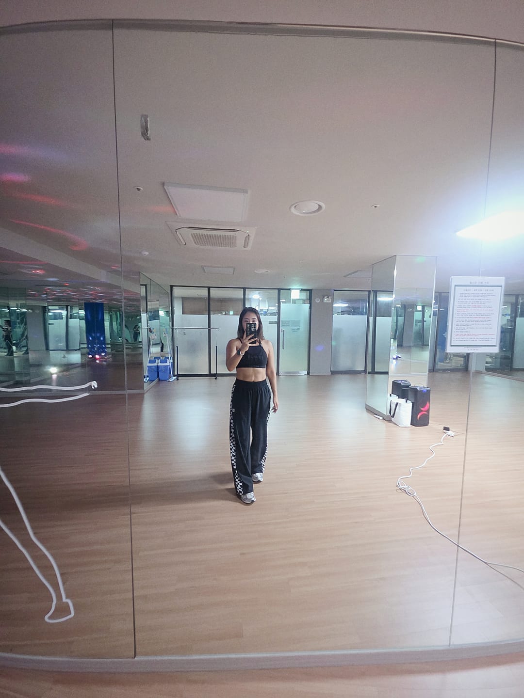 Customer photo review of Electric Feel Wide Track Pants