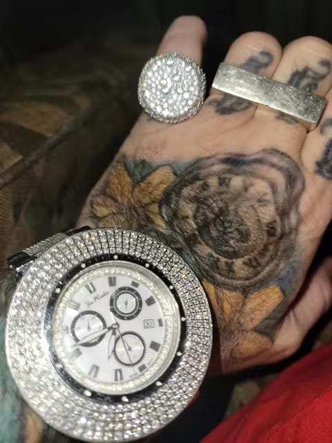 Customer photo review of VVS Moissanite Diamond Mosaic Upside Down Setting