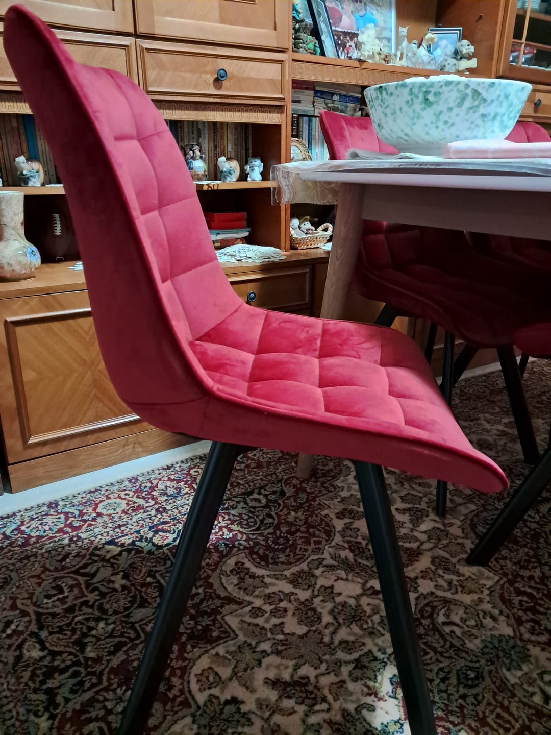 Customer photo review of Scaun tapitat K332, visiniu/negru, stofa catifelata/metal, 46X61X84 cm