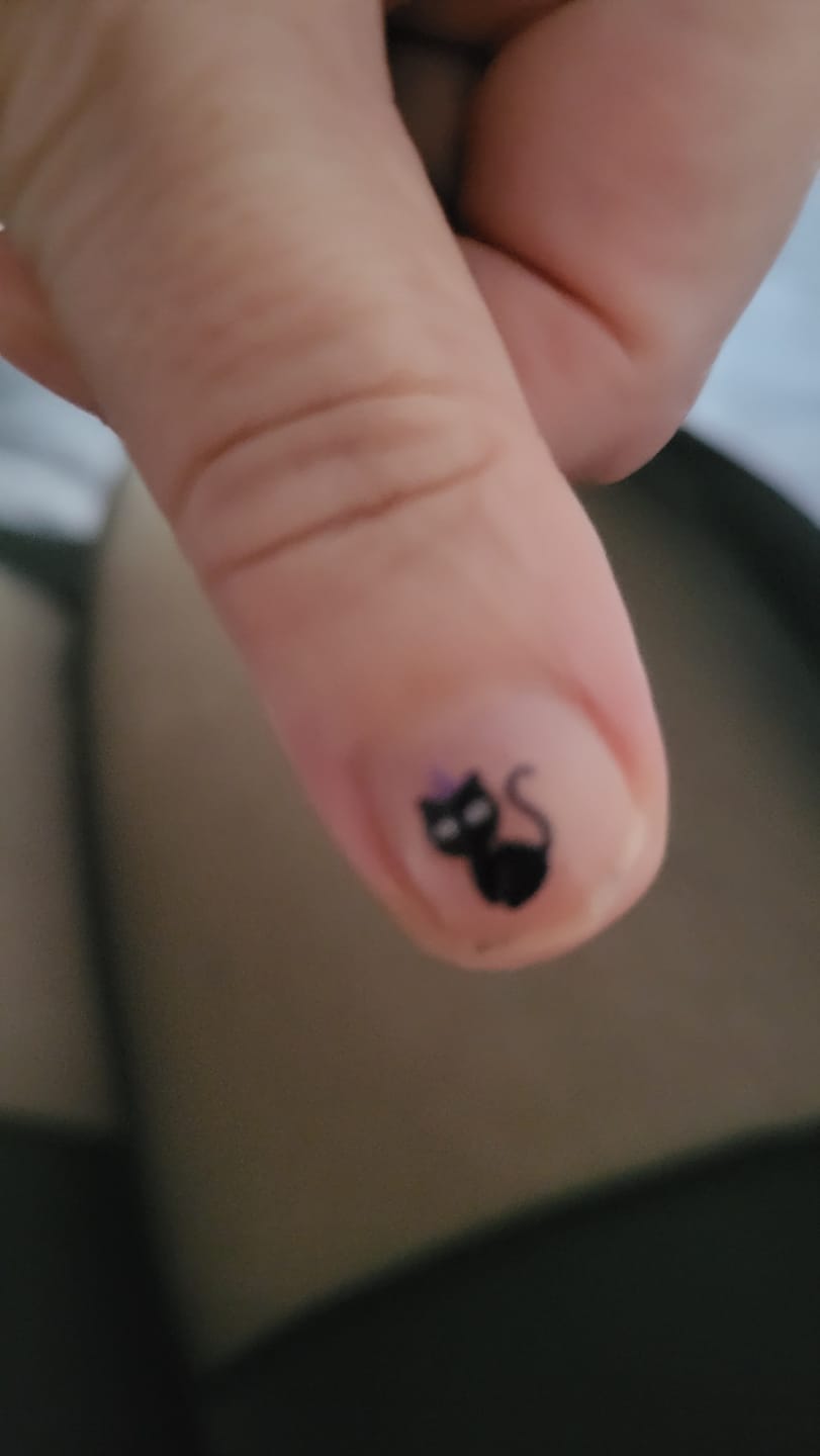 Customer photo review of Spoooky Nagelsticker für Halloween-Nägel