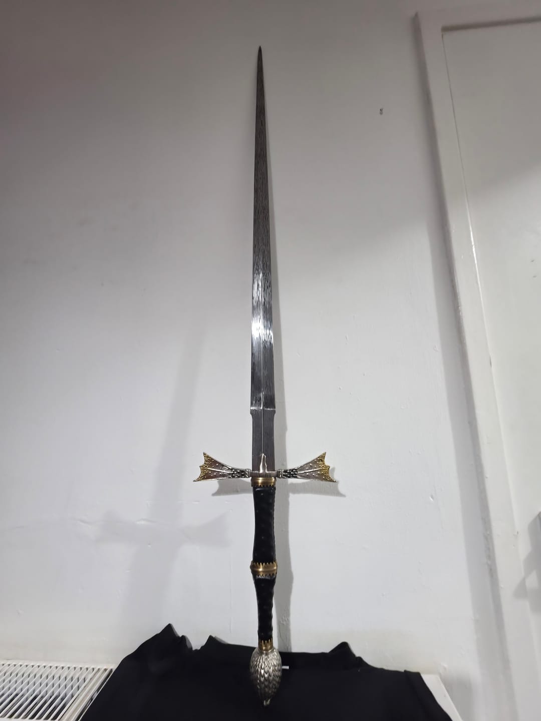 Customer photo review of House of the Dragon – Official Dark Sister Sword Limited Edition