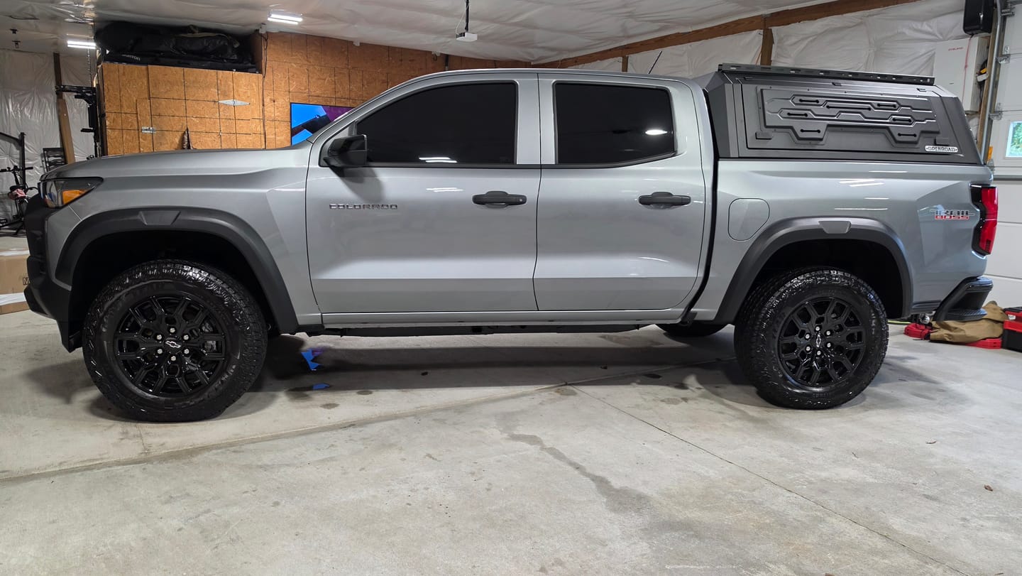 Customer photo review of OPENROAD Aluminum Truck Cap for Chevy Colorado/GMC Canyon (2023-2026) – 5ft Bed