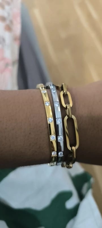 Customer photo review of Stella Flush Bangle