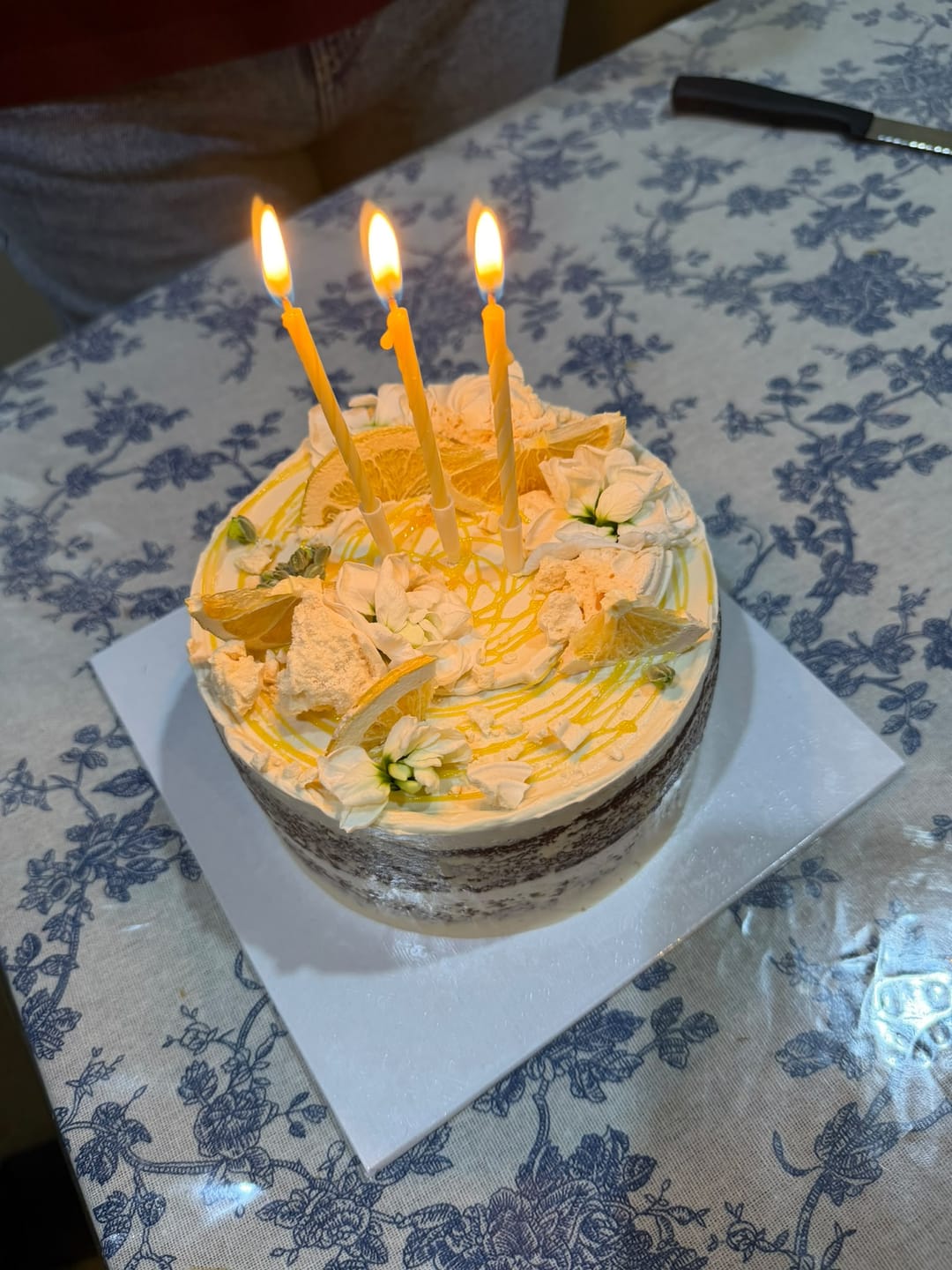 Customer photo review of lemon meringue cake