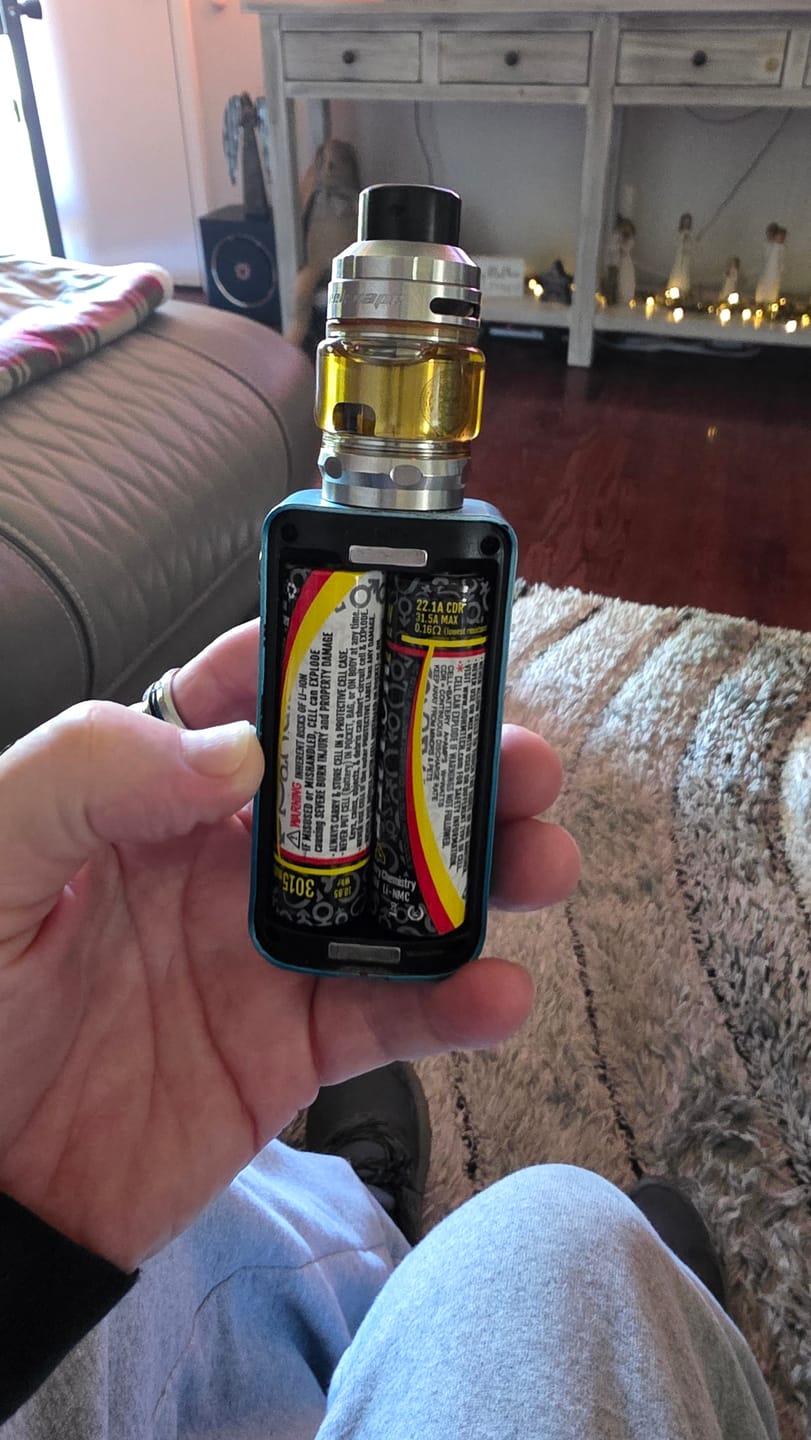 Customer photo review of Hohm Tech Life V4 18650 3015mAh 22.1A Battery