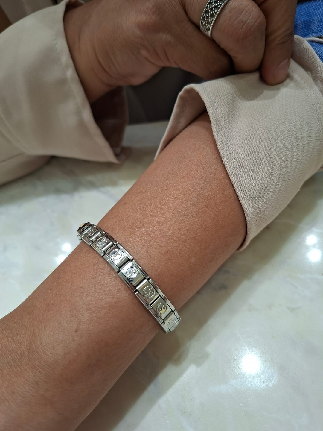 Customer photo review of Collar Eslabones Circulares Entrelazados