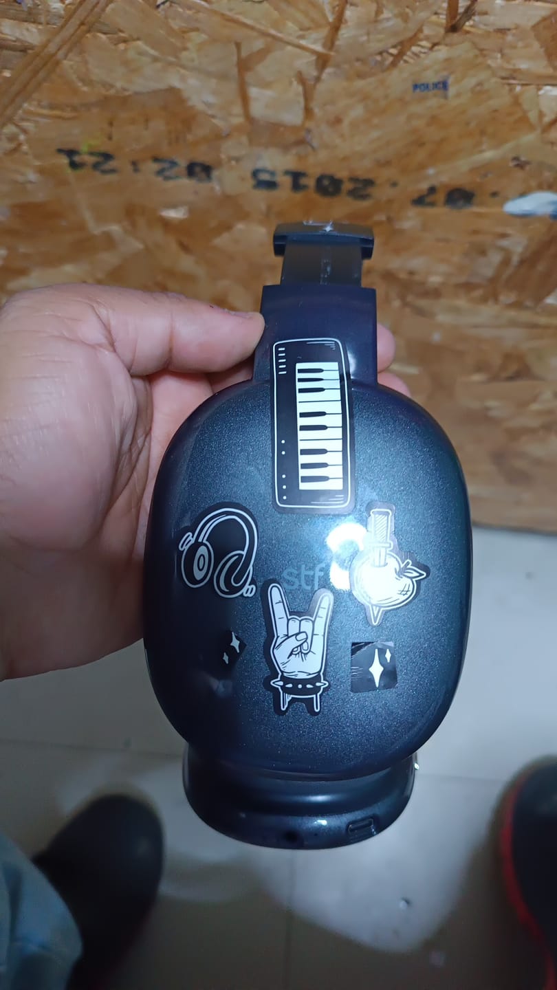 Customer photo review of Audifonos Inalambricos On Ear Aurum STF 10hrs Uso Negro