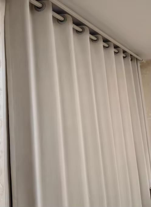Customer photo review of Cortina Luxuosa 100% Blackout Chenille Branca Sob Medida - Ivoire