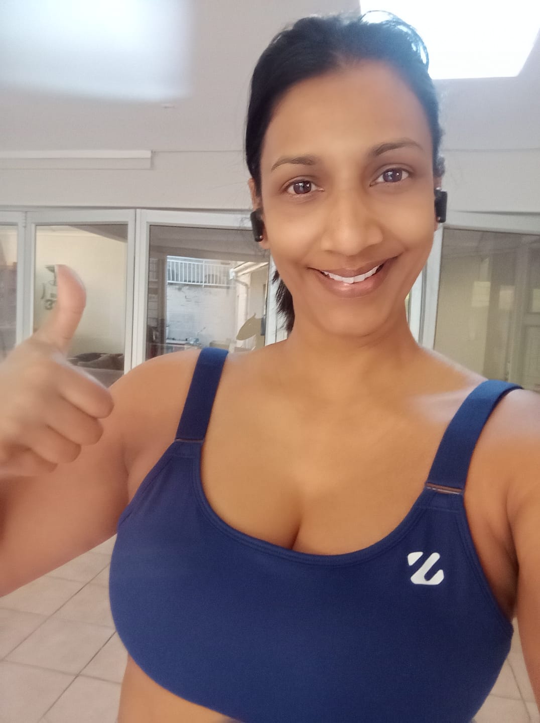 Customer photo review of High Impact Sports Bra & Pocket Shorts Set for Women