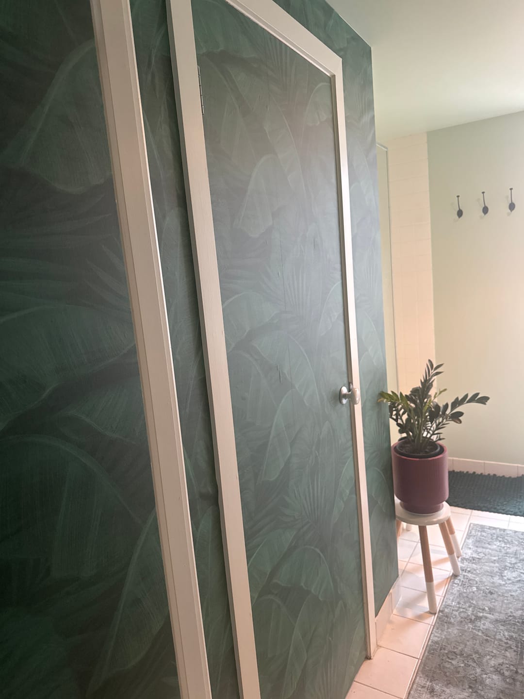 Customer photo review of Tropics In Emerald Wallpaper