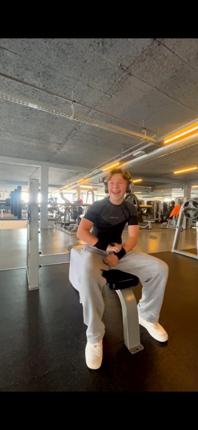 Customer photo review of 4294 - Apex Compression Tees