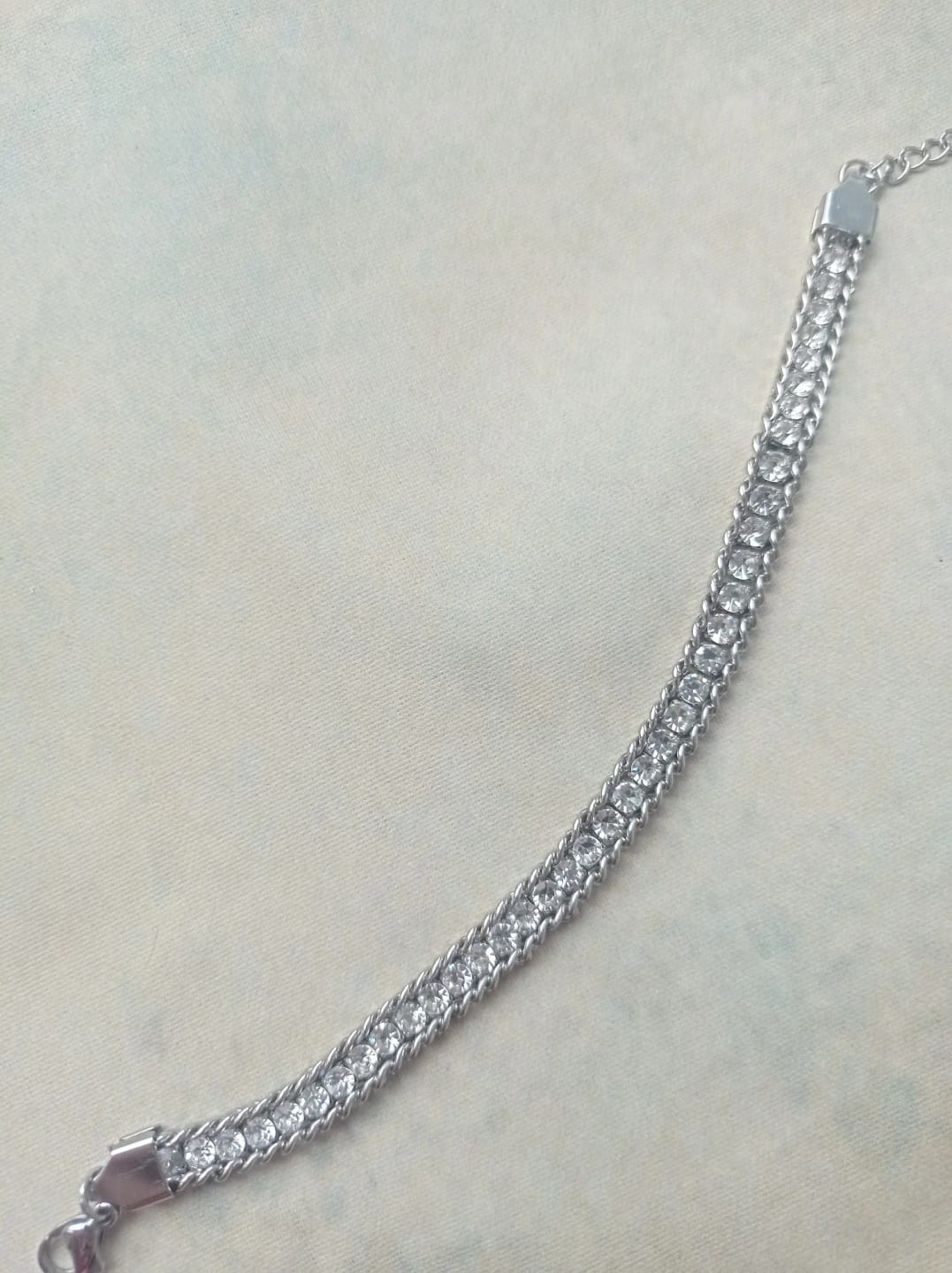 Customer photo review of Aurora Glow Gold Chain