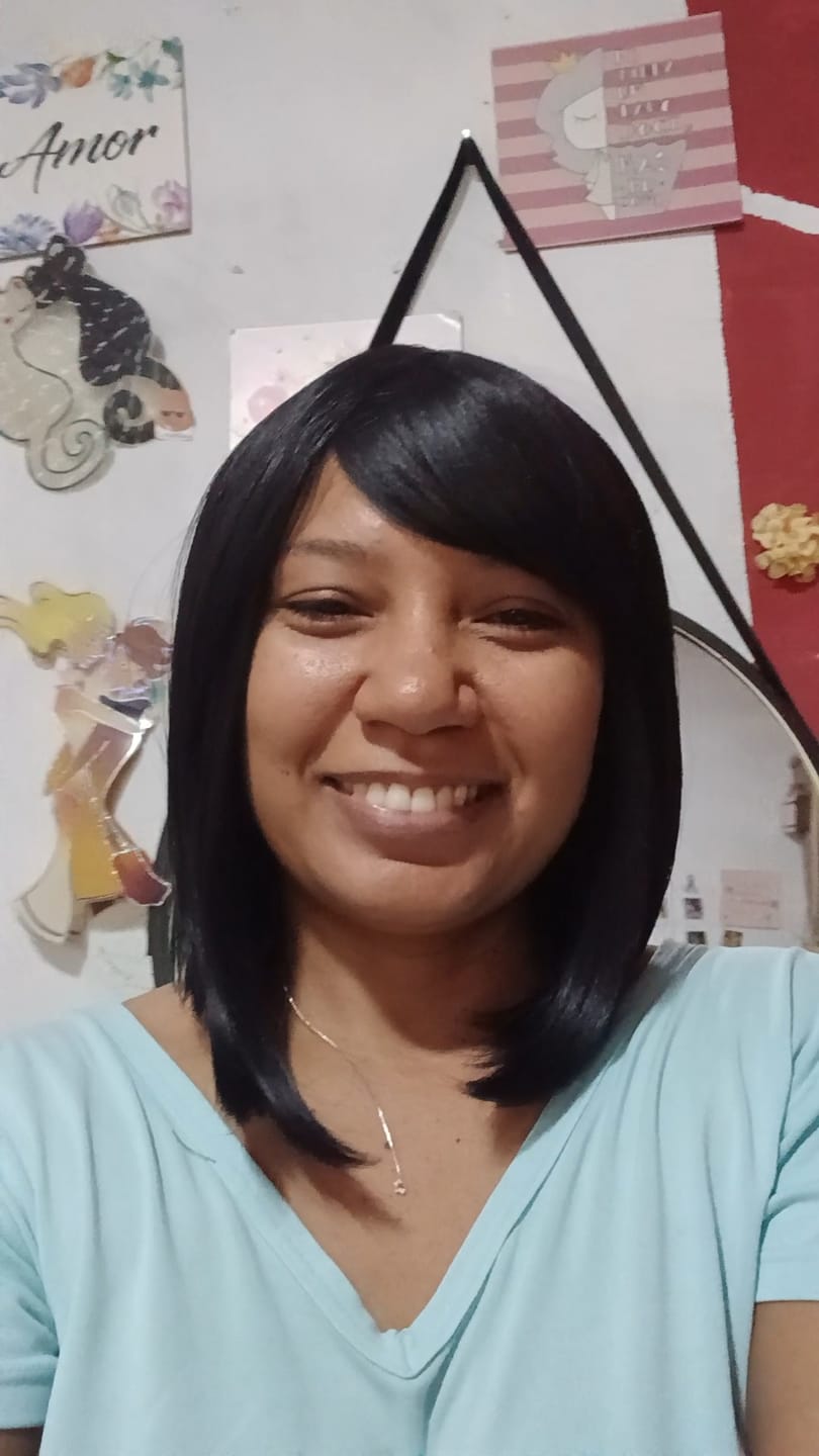 Customer photo review of Peruca Vicky Preta com Franja