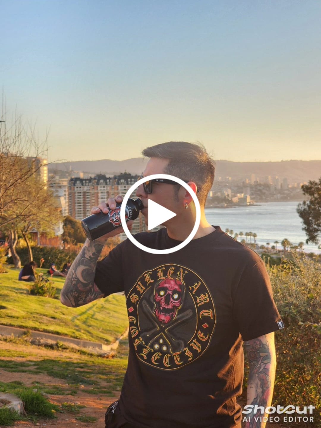 Customer video review of EVER BLACK PREMIUM TEE