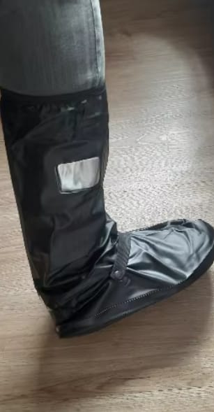 Customer photo review of Cubrebotas impermeable