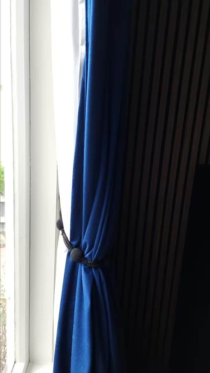 Customer photo review of Cortina Blackout de Veludo Azul Sob Medida - Étoile Royale
