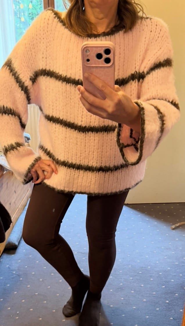 Customer photo review of Kuscheliger Strickpullover COZY DREAM rosa/braun