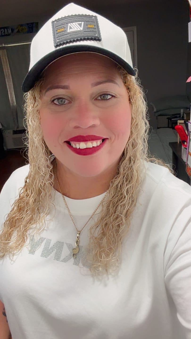Customer photo review of VZLA Flat Snapback Black/Red