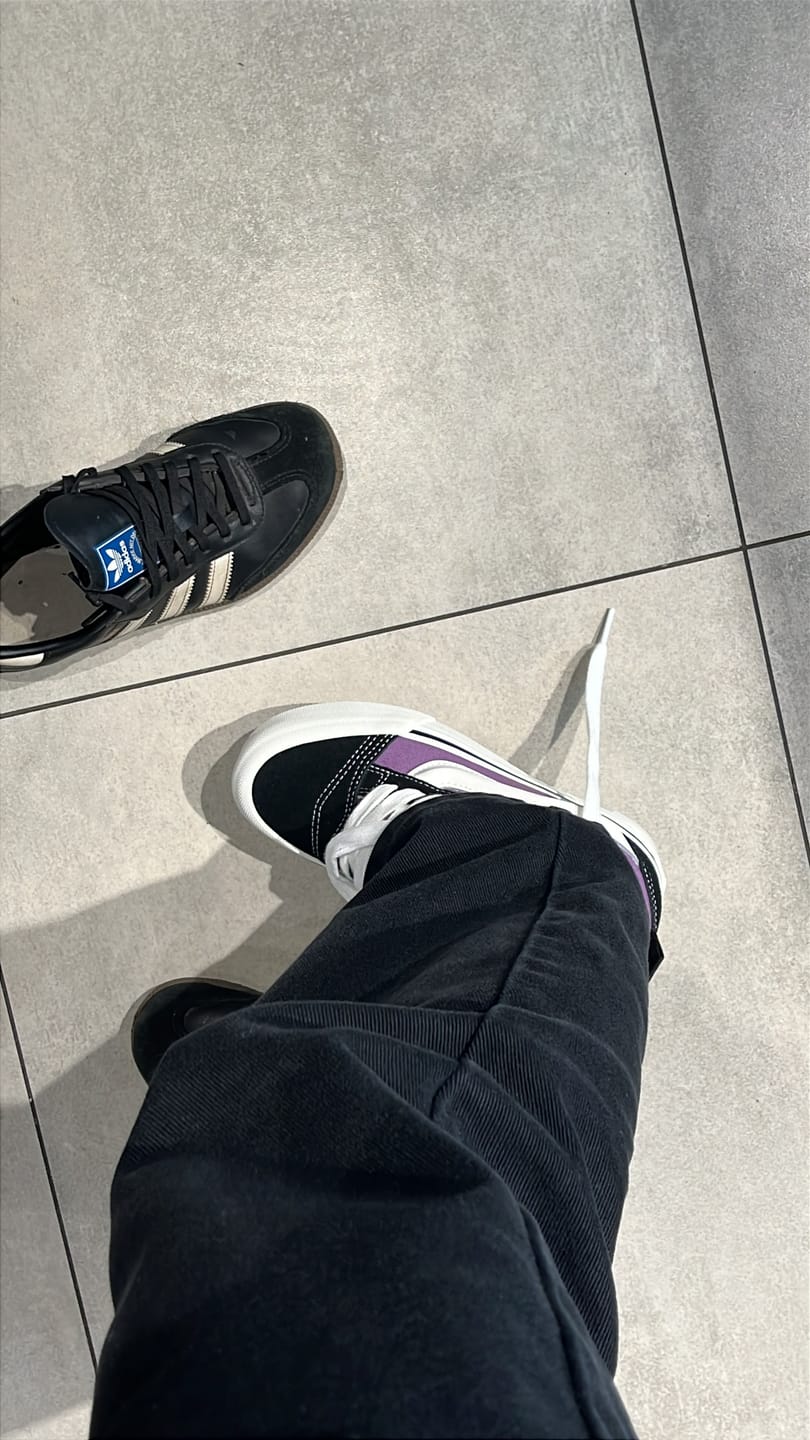 Customer photo review of Zapatilla Vans Knu Skool Mujer Morado