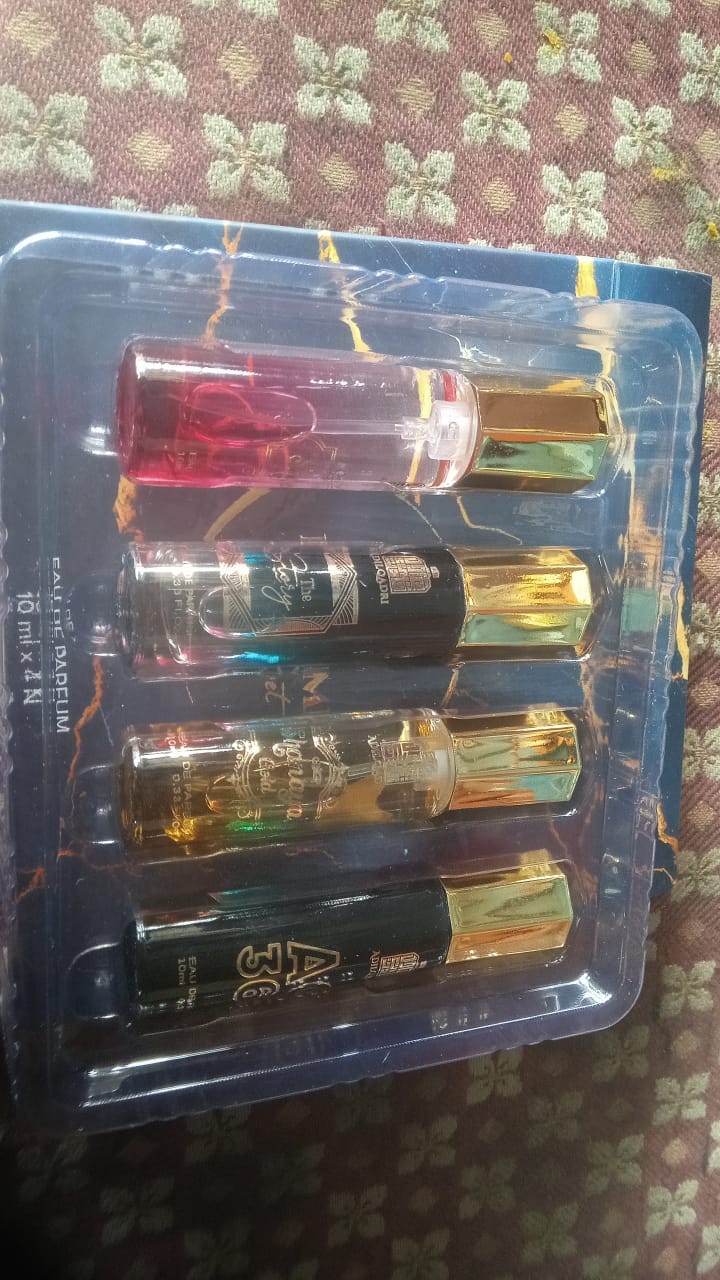 Customer photo review of Perfume Gift Set 4 Pcs Premium Perfume Spray