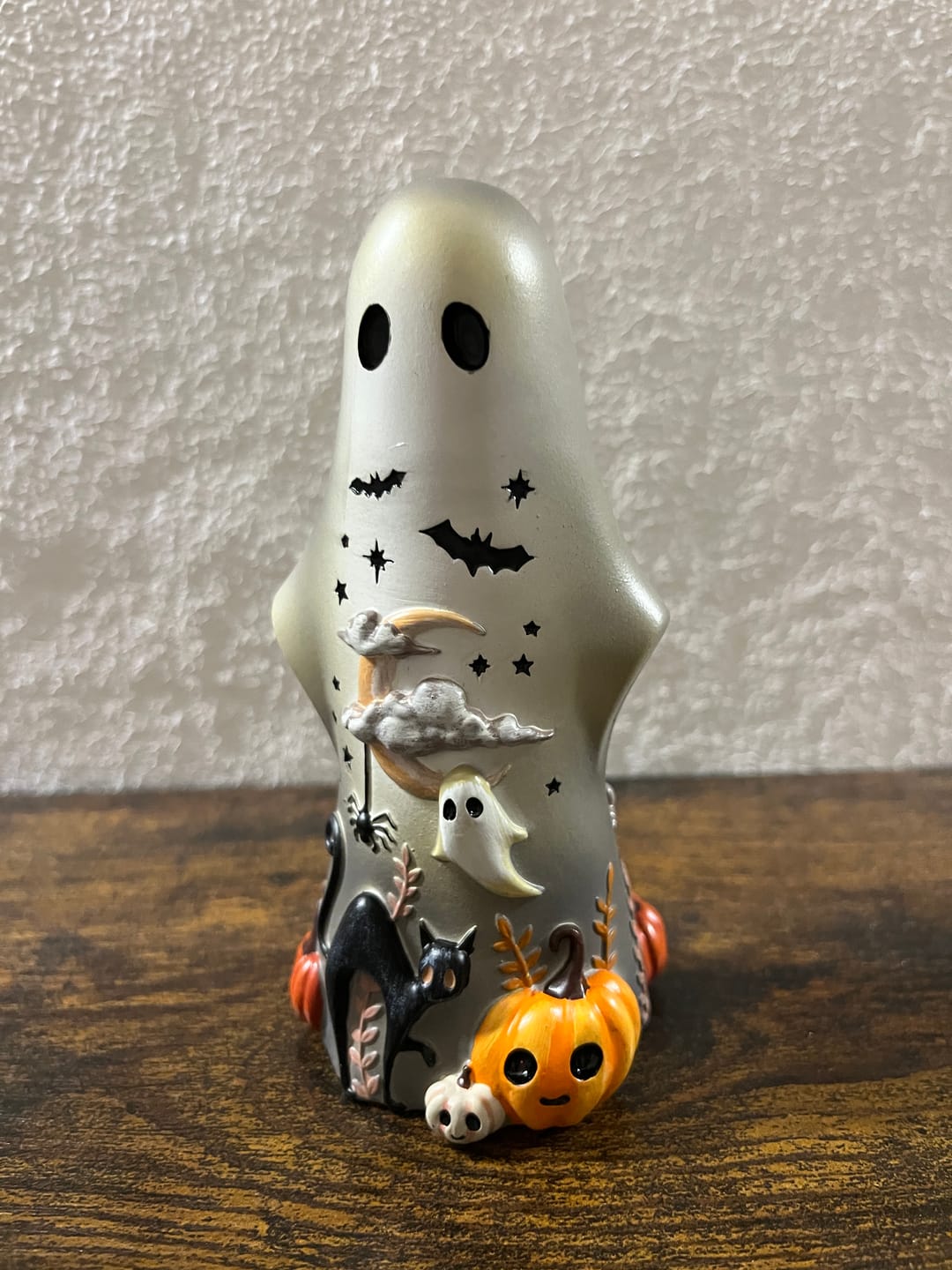 Customer photo review of Mortimer Geisterfigur mit Katze  – Halloween Deko 13,5 cm